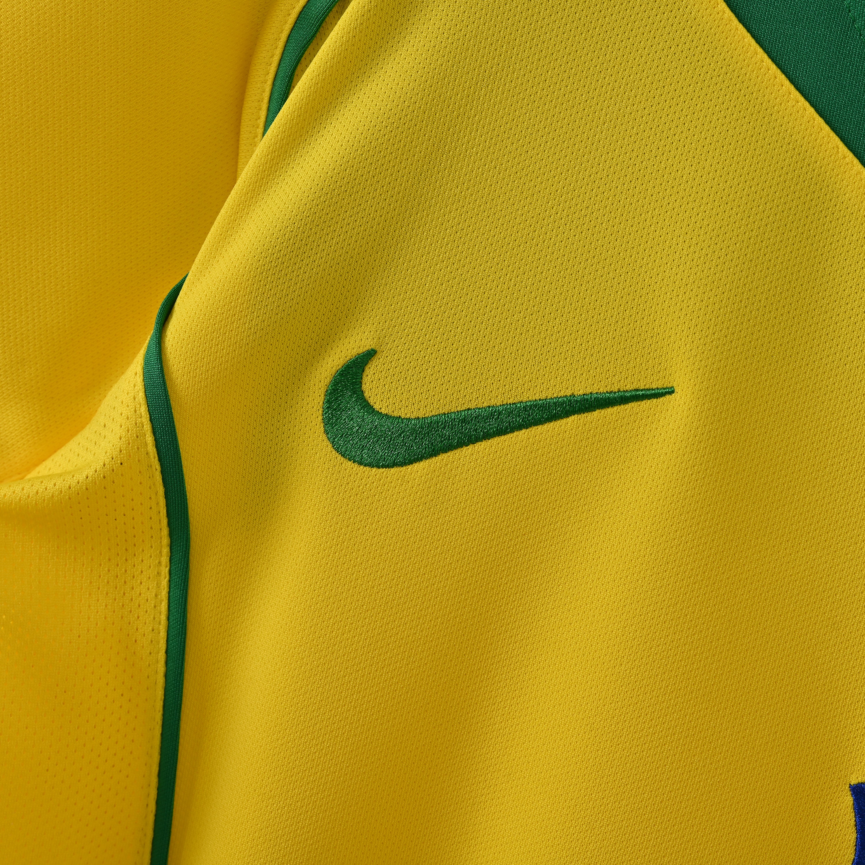 Brazil 04-05 Retro Home